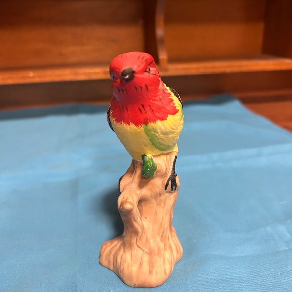 Vintage 1970 Western Tanager Bird in branch ceramic - Picture 4 of 7